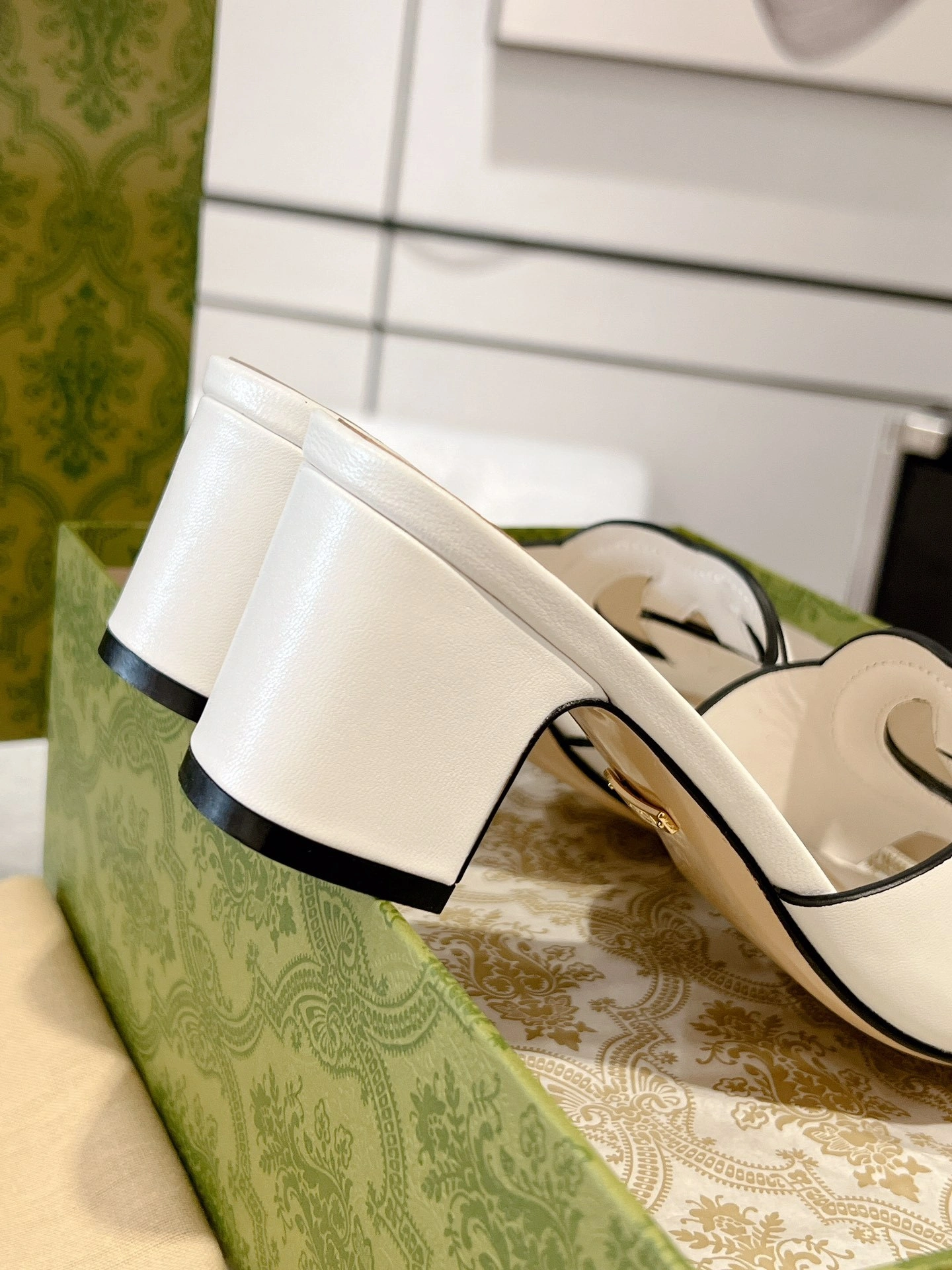 & COCO-- 6u33i 782413 AAAZG 9022 sheepskin Heel height：5.5CM item:E-X032D0226